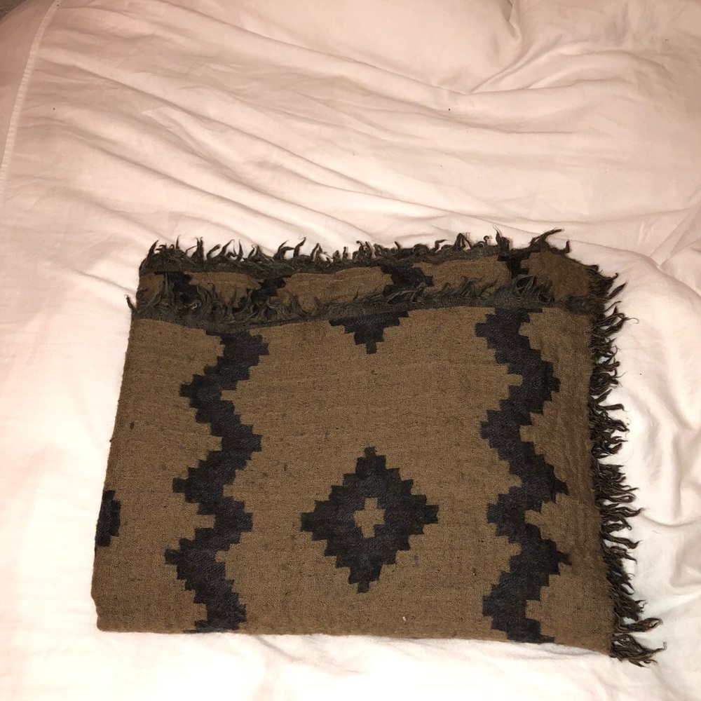 Aritzia Wilfred blanket scarf